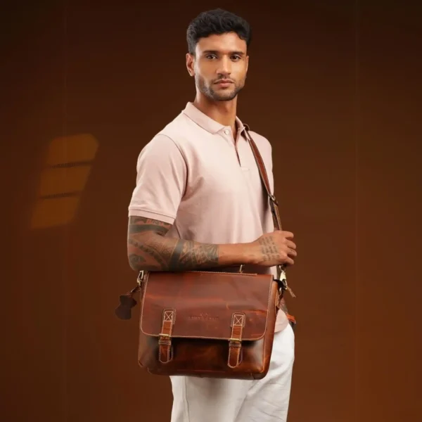 Leather Messenger Bag - SAINT STAG