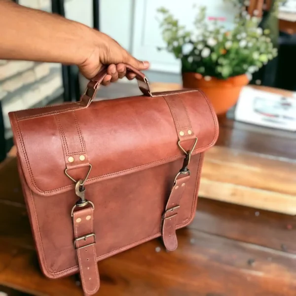 Leather Messenger Bag - SAINT STAG