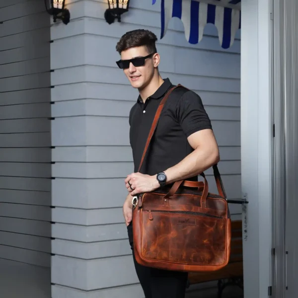 Leather Messenger Bag - SAINT STAG