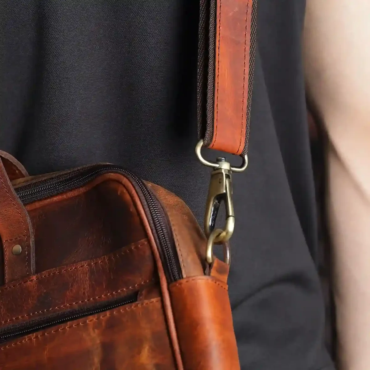 Leather Messenger Bag - SAINT STAG