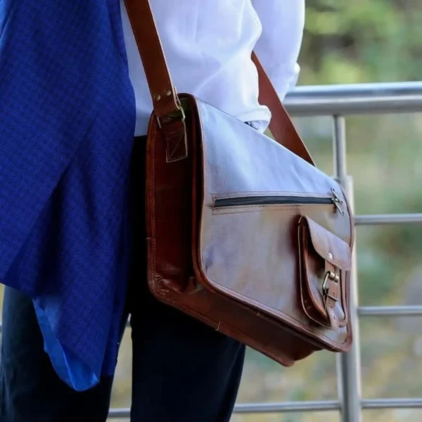 Leather Messenger Bag - SAINT STAG