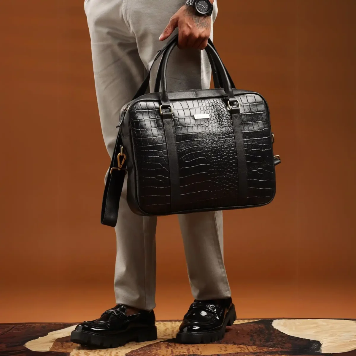 Leather Messenger Bag - SAINT STAG